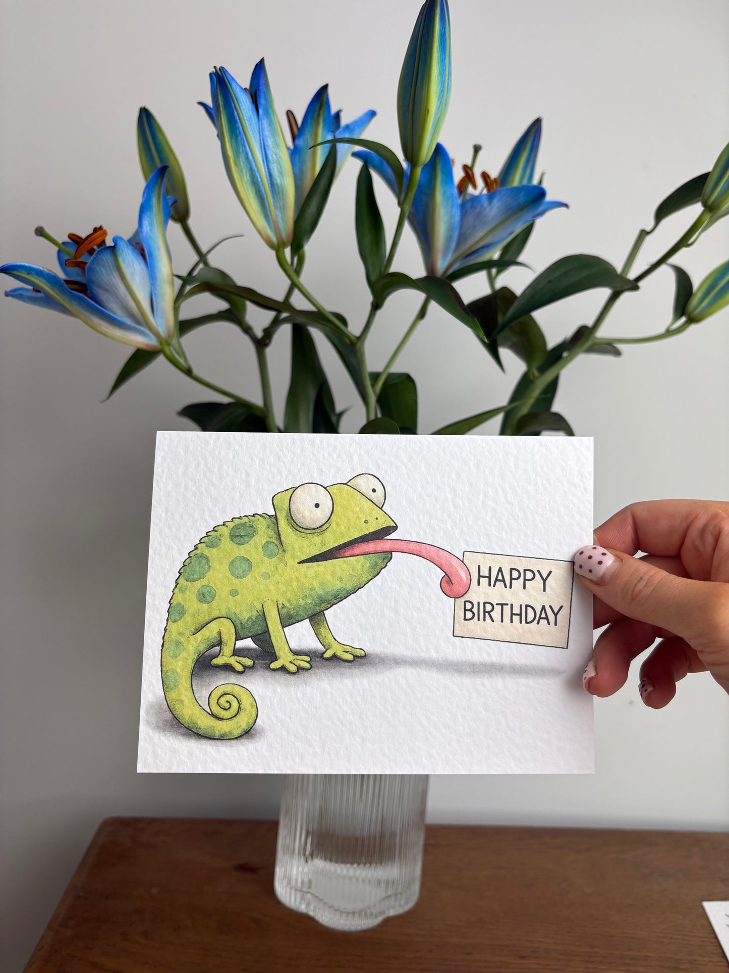 Funny Chameleon Birthday Card, Cute Reptile Illustration with “Happy Birthday” Design, Unique Animal Greeting Card, Quirky Humour Gift